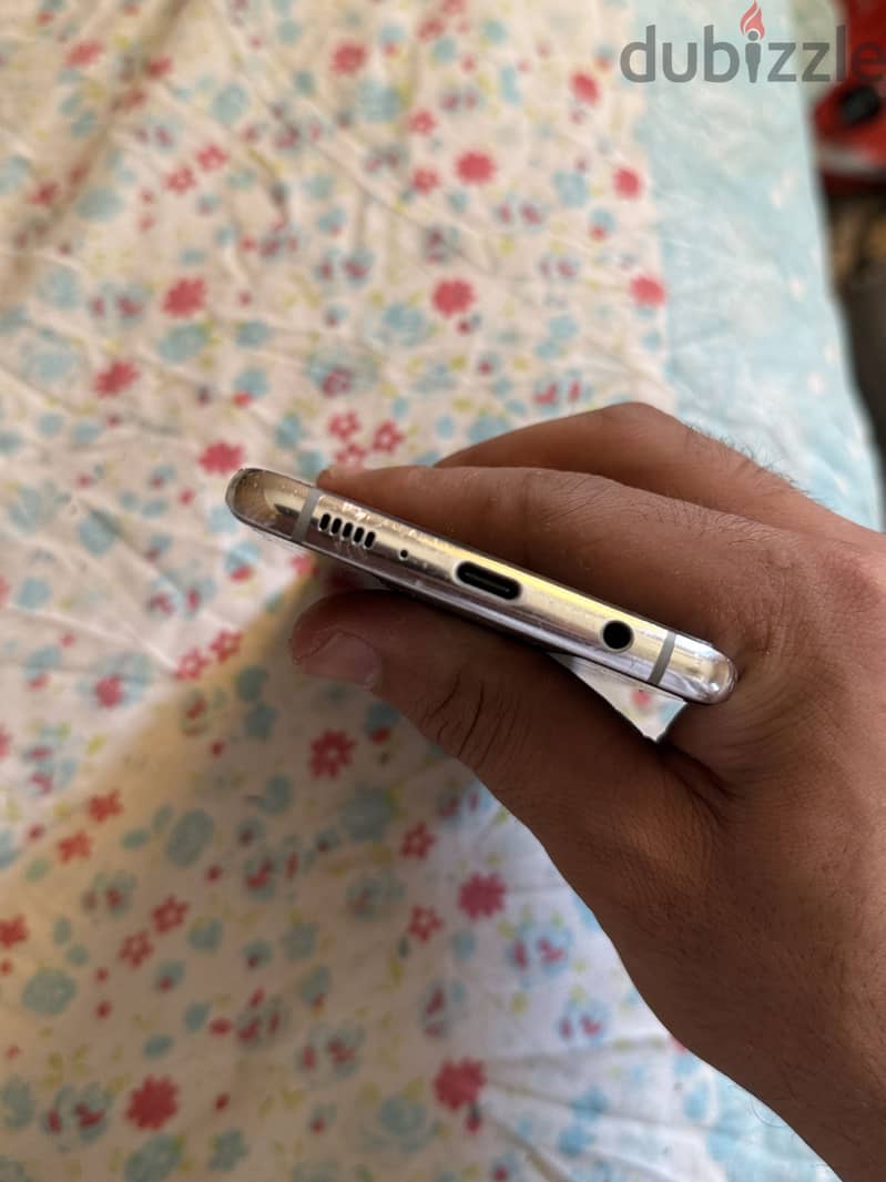 Samsung S10 Plus 4