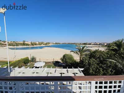 Villa for rent Marina 5 First row by the sandy lake next to the commercial market Steps to the sea Private umbrella 5 bedrooms fully air-conditioned