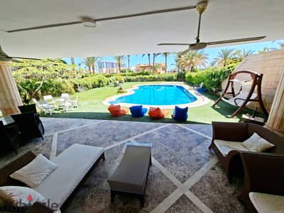 Villa second line by Lake Marina 7 with private swimming pool 7 master bedrooms fully air-conditioned at an attractive price