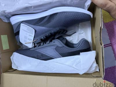 Reebok men waking كوتشي ريبوك جديد لم يستعمل مقاس ٤٢