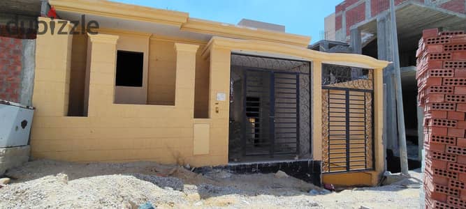 بيت بدروم وأرضي للبيع في مدينة بدر – الحي السادس مجاورة 5 – بجوار مركز الخدمات مباشرة – متسلم جهاز – واجهة ممتازة – بجوار النادي الجديد