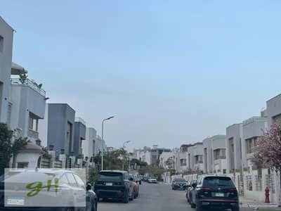 Twin house Fully Finished Largest land area for twins for Sale in Al Koronfel Heights New Cairo