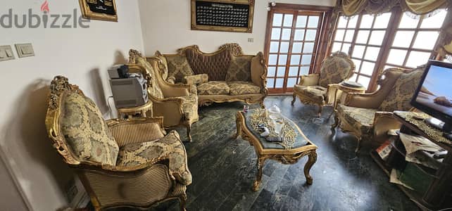 للبيع انترية كامل و صالون كلاسيك فاخر