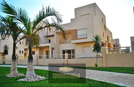 Receive immediately after inspection a fully finished villa in Grand Heights, a very special location on the Dahshour link opposite the Kebabgy Palace