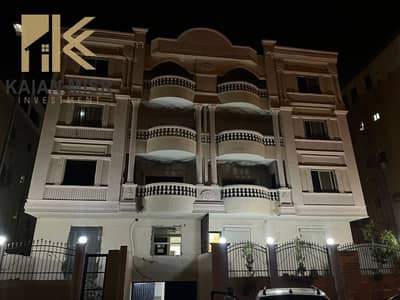 فرصة مميزة لامتلاك شقة راقية بموقع متميز في المنطقة الرابعة عمارات بمدينة الشروق