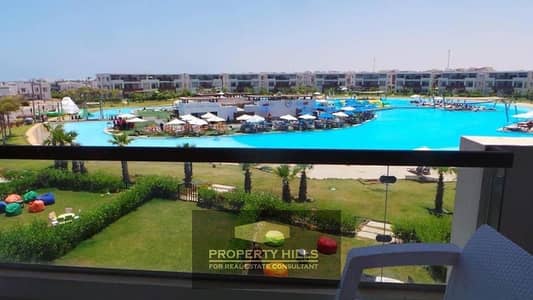شاليه متشطب بالفرش للبيع مطل علي البحر في سيدي عبدالرحمن الساحل الشمالي بجانب لافيستا كسكادا