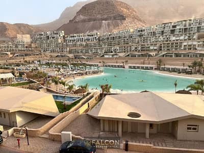 شاليه علي البحر , متشطب بالكامل للبيع في قرية المونت جلاله العين السخنة مساحة 100م ( 2 غرف ) بالقرب من بورتو السخنة