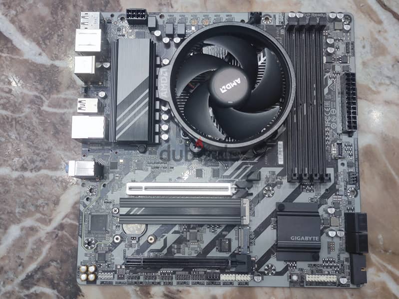 Am5 bundle 8400f + B850 DS3H 1