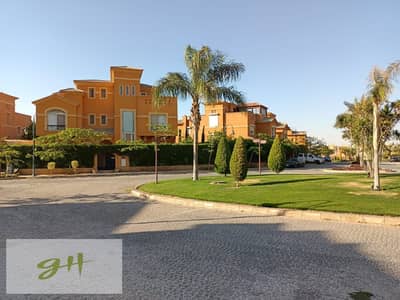 تاون هاوس تشطيب كامل مع 3 تكيفات + ستائر للبيع في ديار بارك القاهرة الجديدة Dyar Park New Cairo