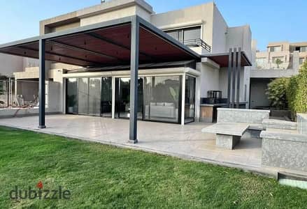 Independent villa, immediate delivery, semi-finishing in a prime location at Golf View
