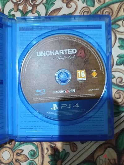 Uncharted 4: A Thief's End (PlayStation 4) - Complete Disc Edition