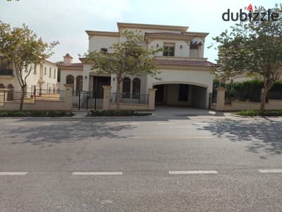 فيلا جاهزة للاستلام متشطبة بالمطبخ والتكييفات للبيع في أب تاون كايرو إعمار بأقل سعر في الماركت Uptown Cairo by Emaar