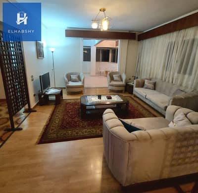 مكيفة بالكامل عمارة عائلية  140م فى المهندسين بسعر ممتاز شقة مفروشة للإيجار  ( مدد طويلة فقط ) .