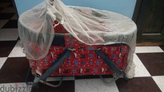 سرير اطفال