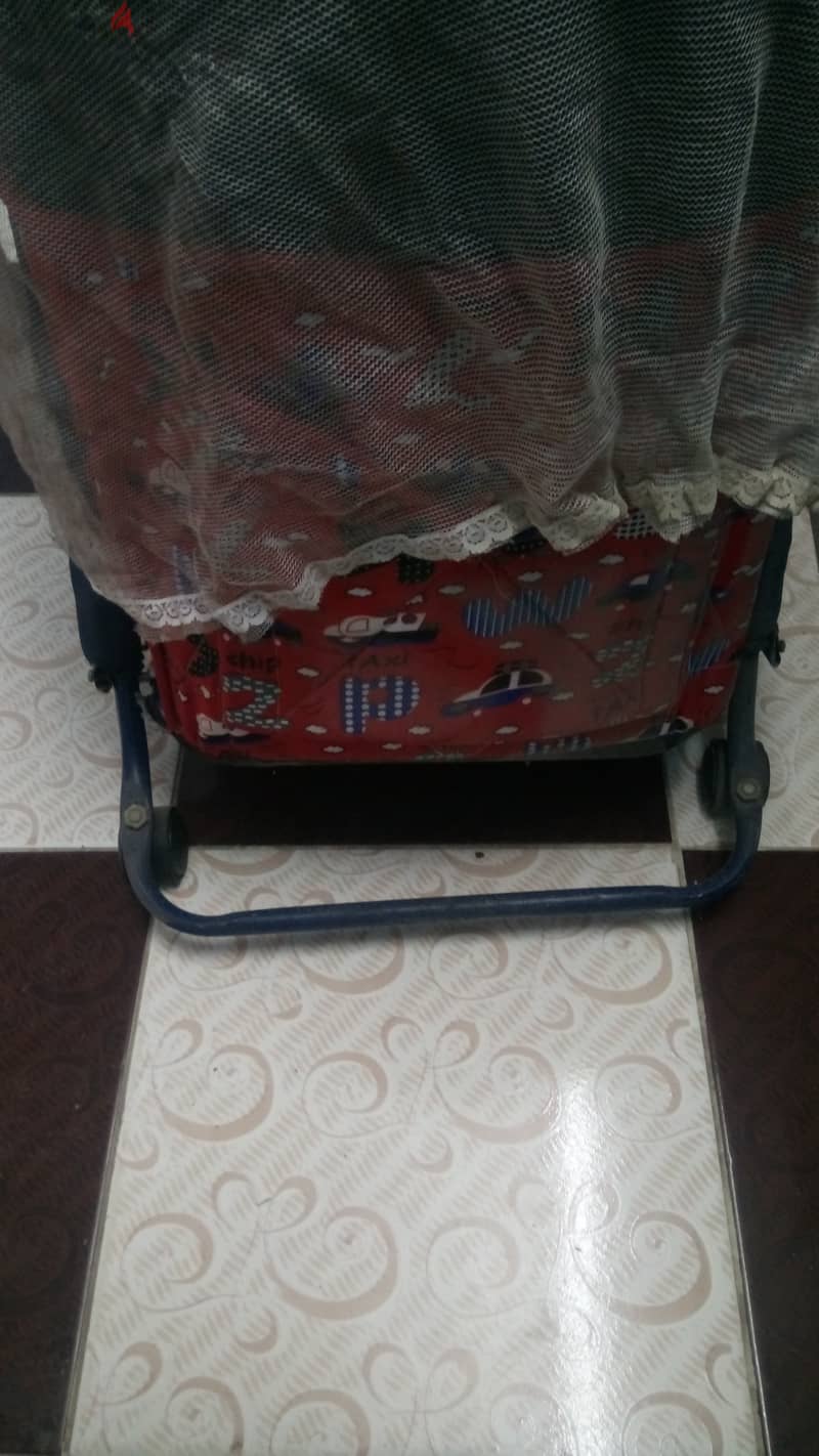سرير اطفال 2