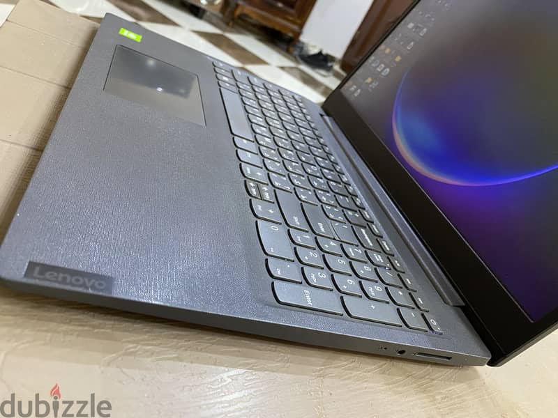 Lenovo V15 2