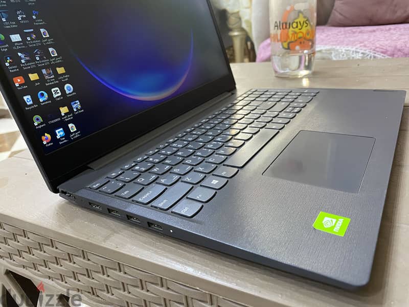 Lenovo V15 4