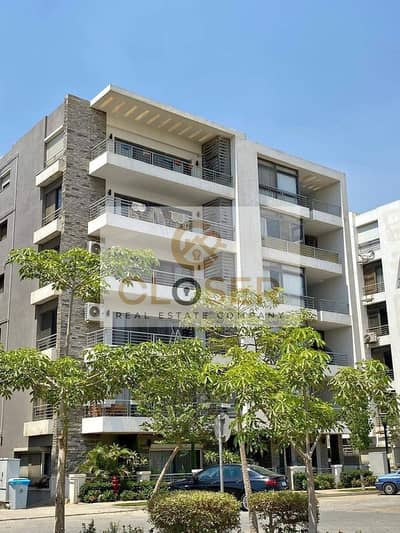 Last apartment for sale, 167 m, opposite the Kempinski Hotel, with installments over 12 years.