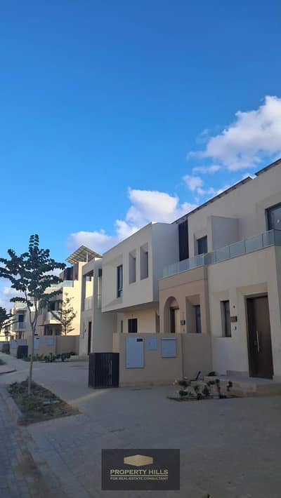 للبيع تاون هاوس استلام فوري مع سوديك في كمبوند فاي  في زايد الجديده بسعر لقطه بجوار اعمار وبجوار ora في كمبوند ساكن وعايش مع امكانيه التقسيط