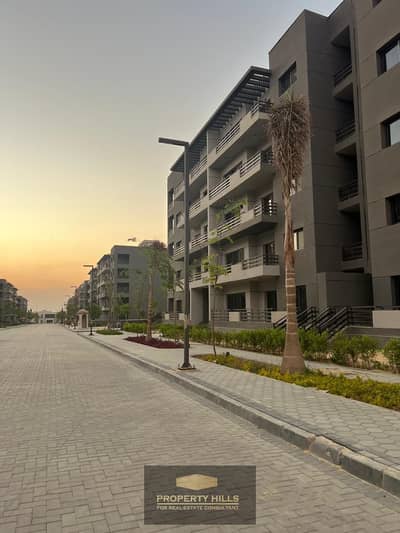 Immediate delivery duplex with finishing in Sheraton, adjacent to the airport and Wadi Degla Club Sheraton