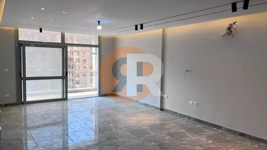 Front 190-meter apartment fully finished .