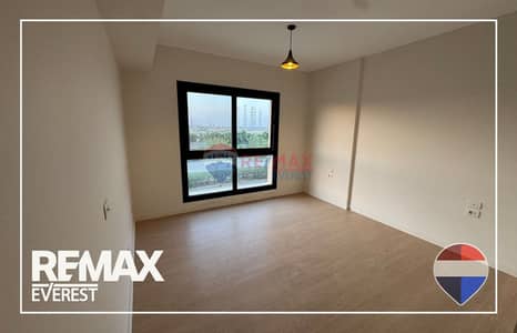 شقة اول سكن للايجار بالمطبخ في او ويست