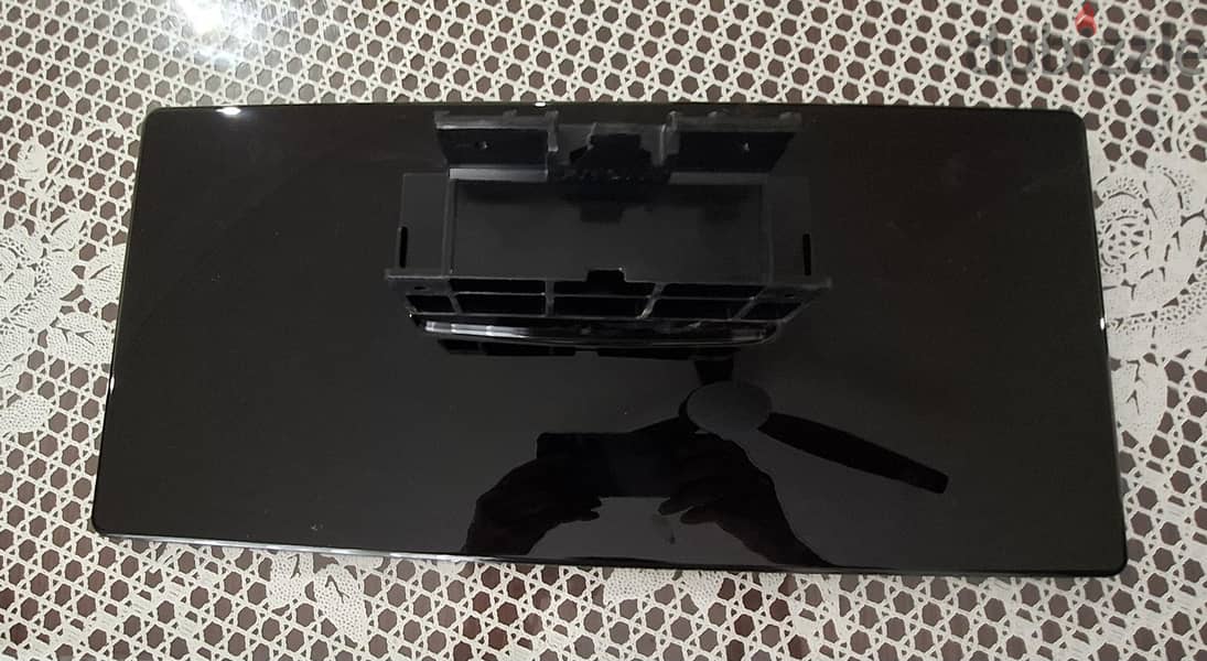 Samsung tv 32 inches table base 1