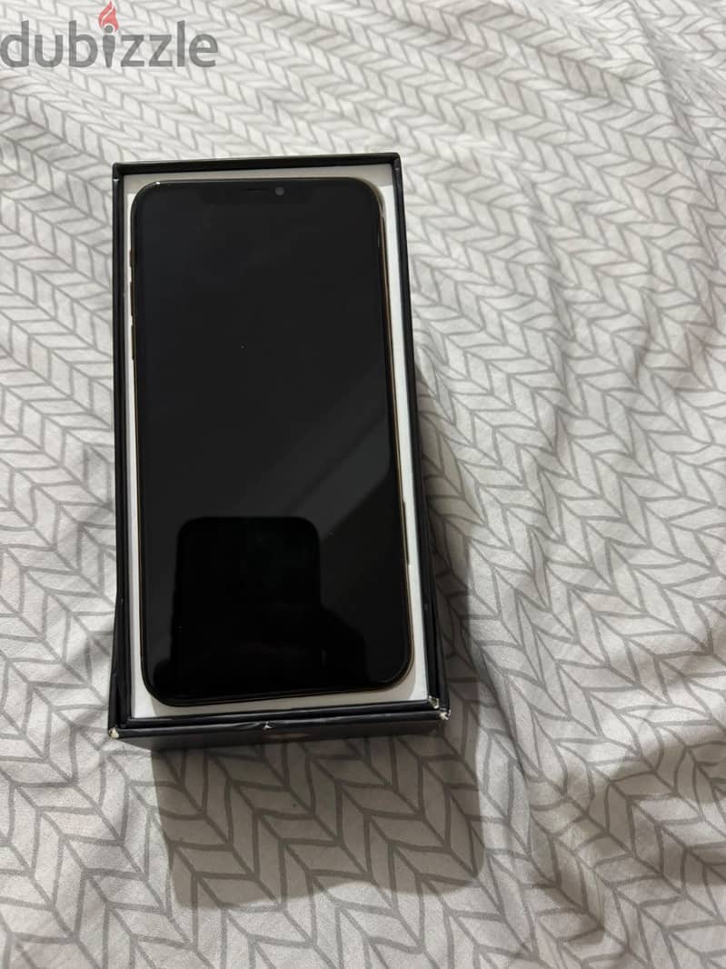 Apple - iPhone 11 Pro Max 2