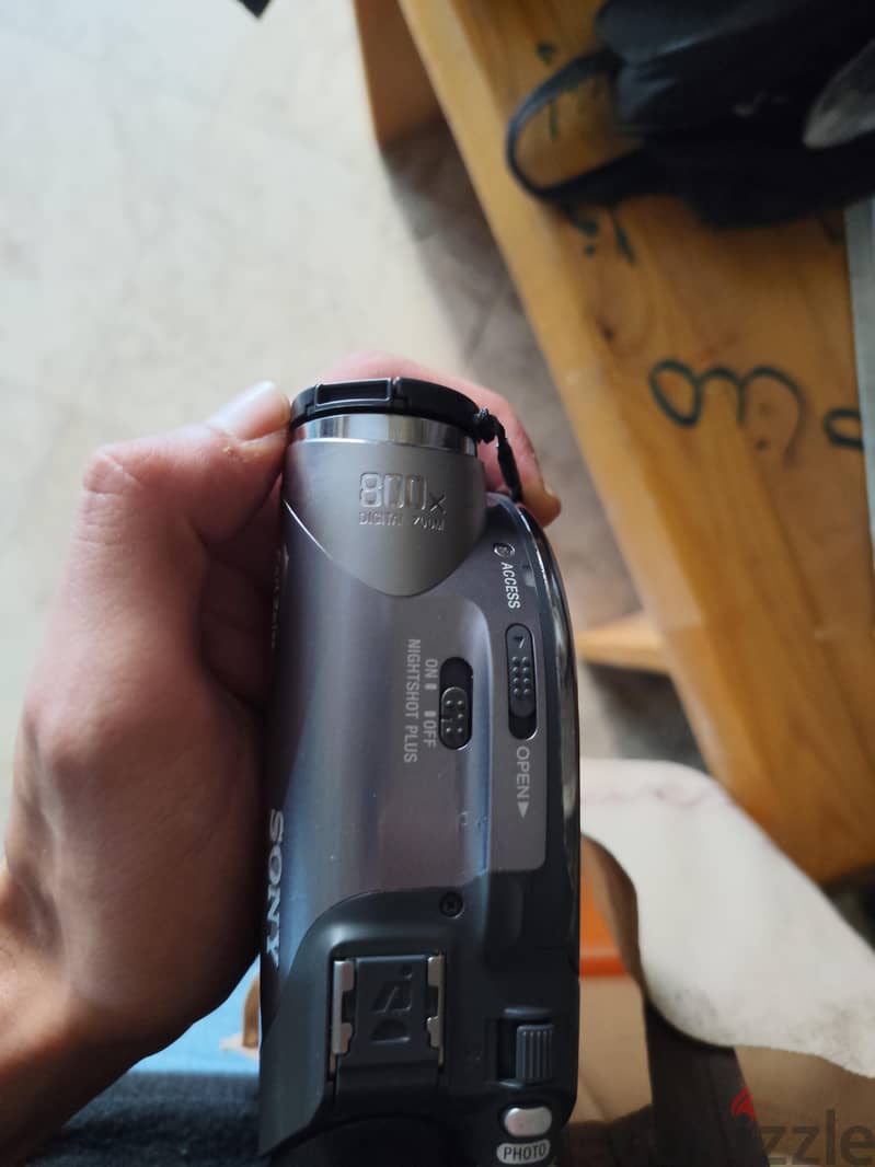 Sony HandycamDCR-DVD755 2