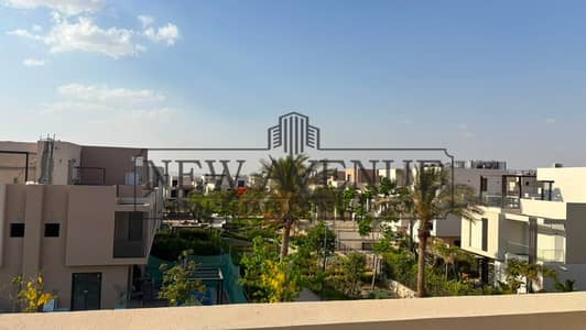 For sale town house - lowest Price - Biggest area 234 m - Pay Now 14 m -  Facing north - villa  Sodic East - Ready to Move
