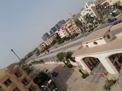 شقة للبيع في كمبوند أوبرا سيتي – الشيخ زايد
