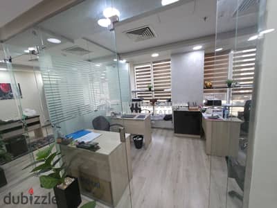 مقر إداري 104م تشطيب سوبر لوكس للإيجار في تريفيوم سكوير على التسعين الشمالي مباشره
