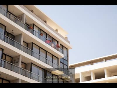 استلم شقه لقطه فيو مفتوح على لاجون من معمار المرشدى فى Lake front بجوار Sun capital