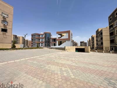 شقه في كومبوند سيفورا خلف الجامعه الامريكيه التجمع