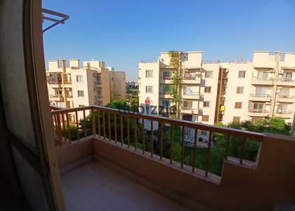 شقة للإيجار الفاضي في عمارات المستقبل  الشيخ زايد