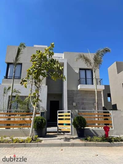 villa For Sale at Palm Hills New Cairo Location With Parking And Club Ready To Move  and Open View villa.