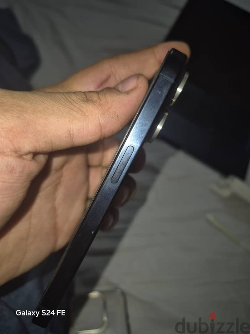 IPHONE 15 pro 256 5