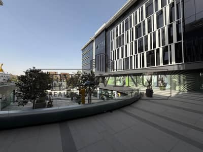 Retail Directly On North 90 Street Mall HQ For Rent