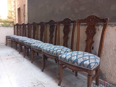 عدد ٨ كراسي سفرة خشب زان بحالة جيدة