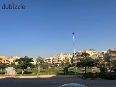 To quickly sell at a price lower than the market, a finished apartment in Al-Narges Villas with a garden view, clear in the Fifth Settlement
