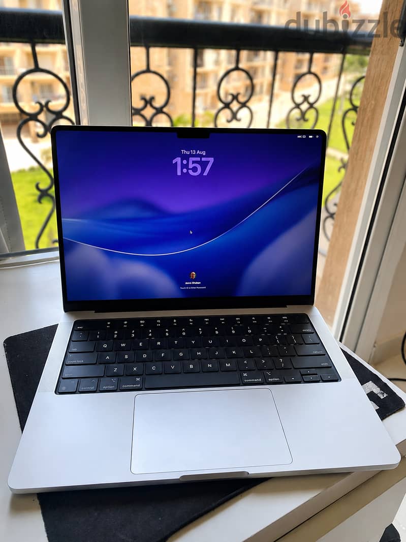 MacBook M3 Pro 14 inch 1