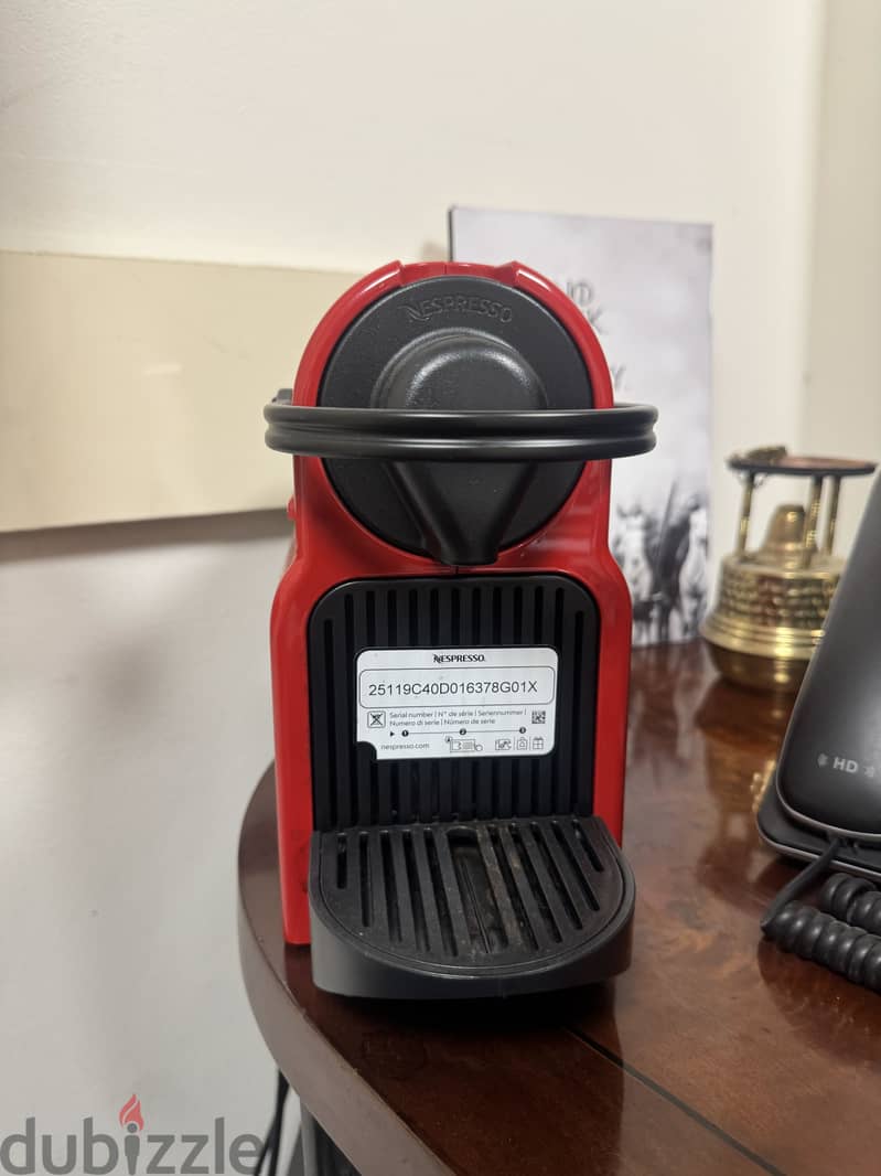 Nespresso Inissia like new 2