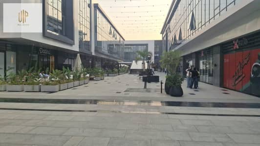 Shop for sale in Fifth Settlement, in the Golden Square Mall, directly on the Clubs Axis