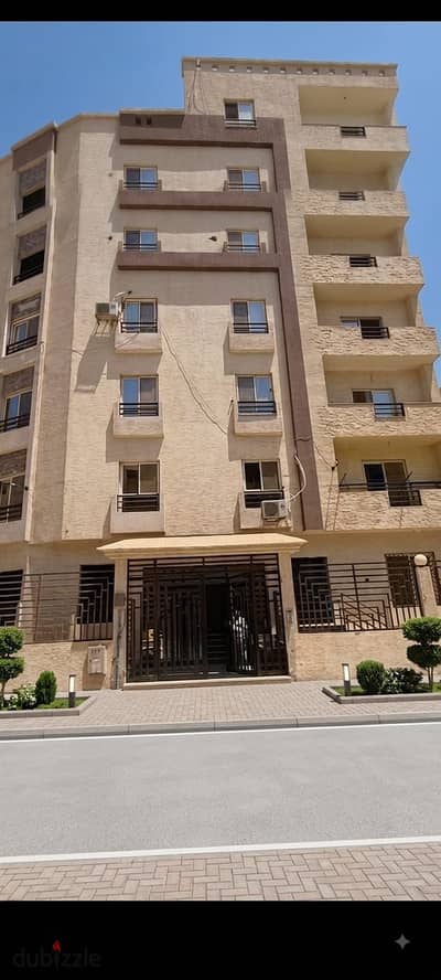 prime location 4-bedroom apartment / Badr City