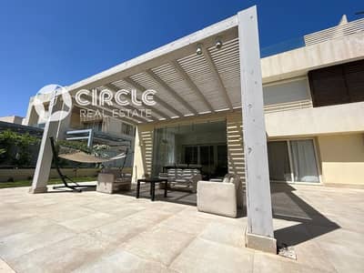 سينيور شاليه أرضي بحديقة فاخرة للبيع في هاسيندا باي (Hacienda Bay) مباني 215 م² | أرض 480 م² | 4 غرف نوم | غرفة سائق | مفروش بالكامل