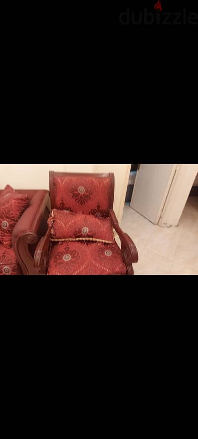 طقم انتريه كامل ٢ كنب و٢ كرسى