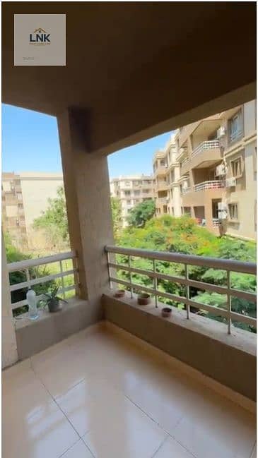 3-bedroom, 2-bathroom apartment overlooking a garden at a very special price