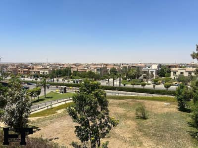 شقة فاخرة مفروشة بالكامل للإيجار بمساحة 257 متر مربع مع جاكوزي وغرفة مربية – كمبوند كازا، الشيخ زايد