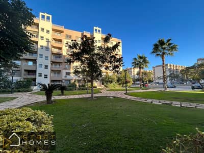 Furnished ground-floor apartment for rent in Madinaty (B6): 107 sqm + 50 sqm garden; fully renovated with high-end (super-lux) finishing.