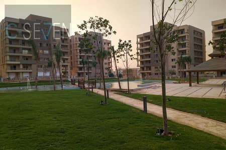 Apartment 185M2  3 bedrooms 3 bathrooms Fully finished Kitchen Cabins and ac’s Prime Location all unit Landscape   in the square sabbour